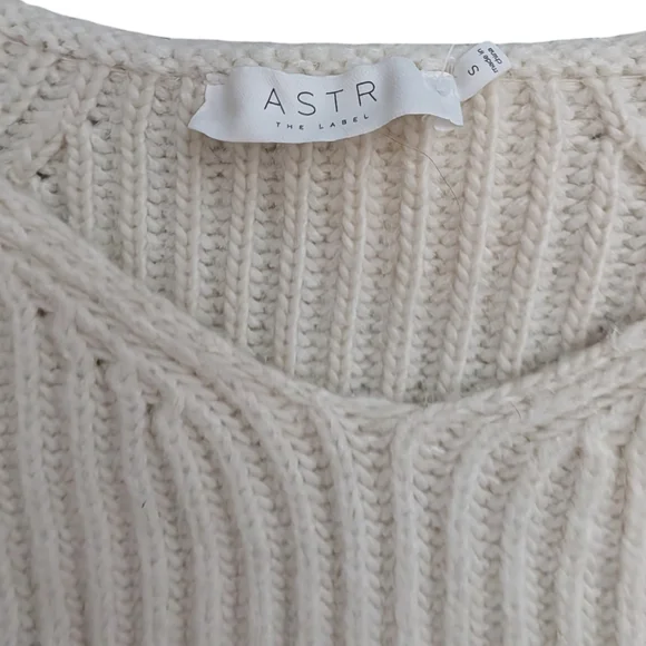 ASTR THE LABEL Mallory Off Shoulder Cream Ribbed Knit Sweater Crop Top  Small - Picture 7 of 11